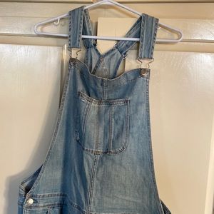 American Eagle light wash overalls size XL
